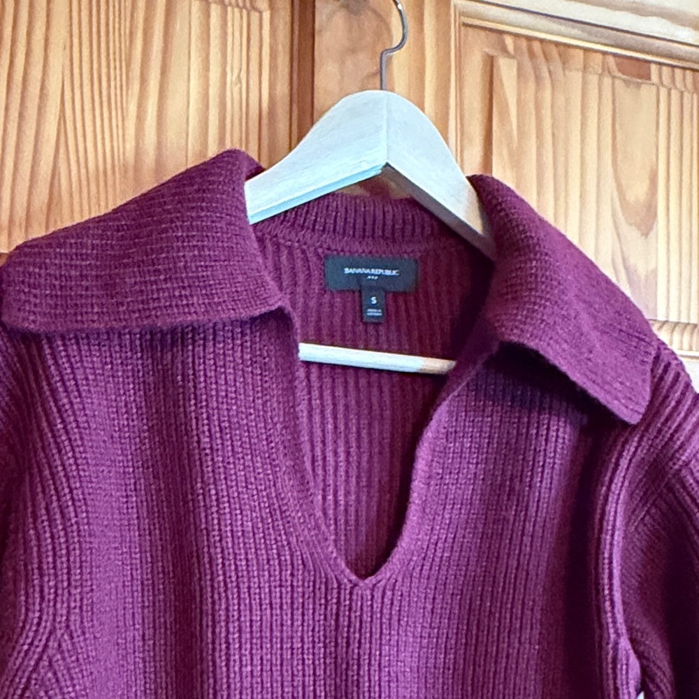 Banana Republic Deep Wine V-Neck Collared Sweater - Picture 3 of 11